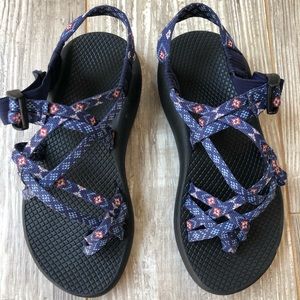 Women’s Chaco size 6